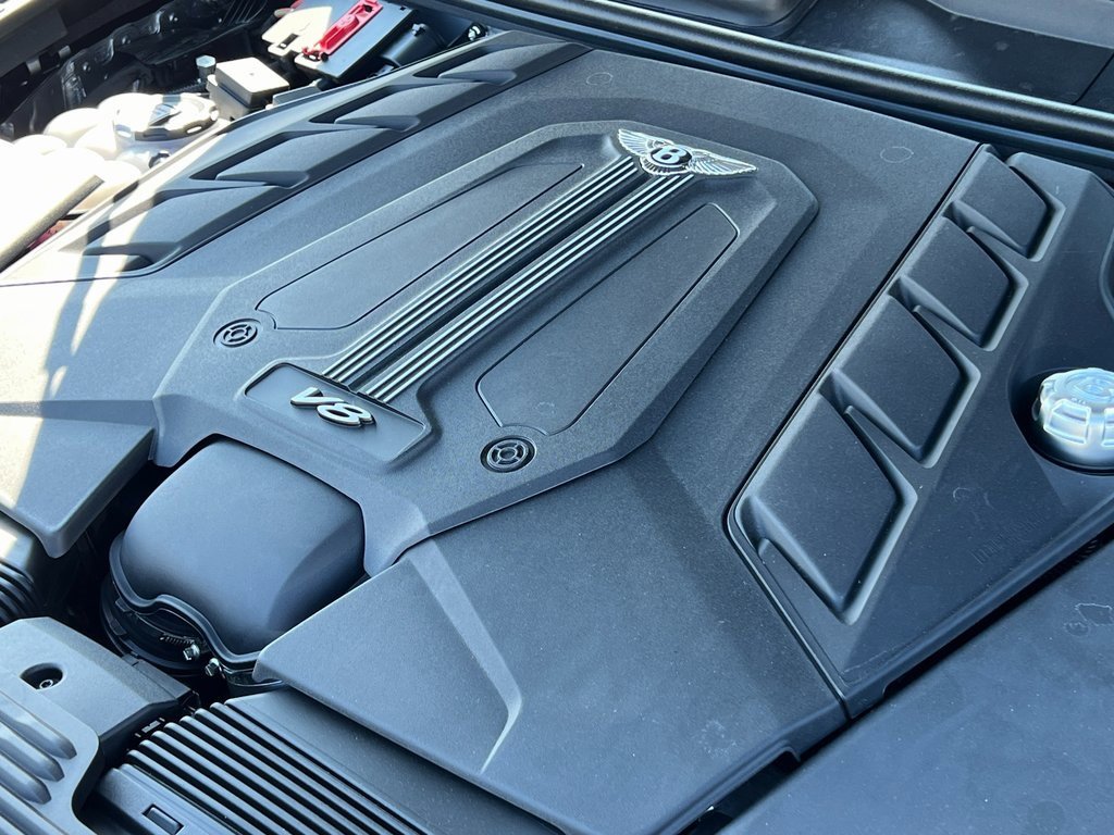 Certified 2025 Bentley Bentayga image 60