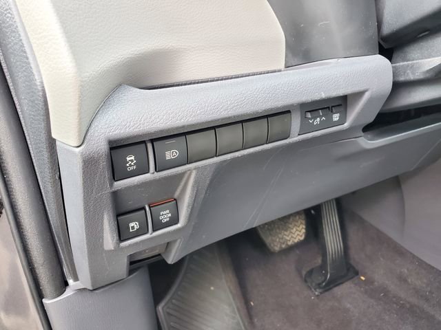 Used 2023 Toyota Sienna XLE FWD image 21