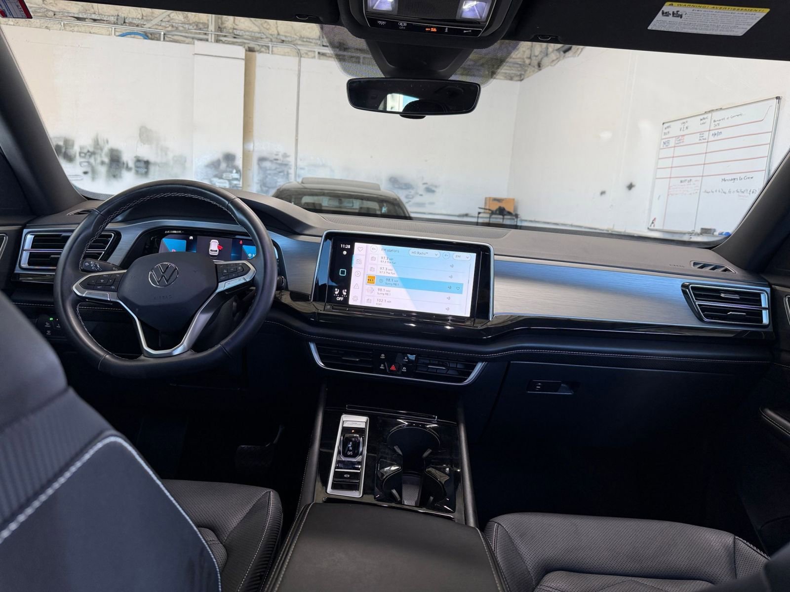 Used 2025 Volkswagen Atlas Cross Sport SE image 33