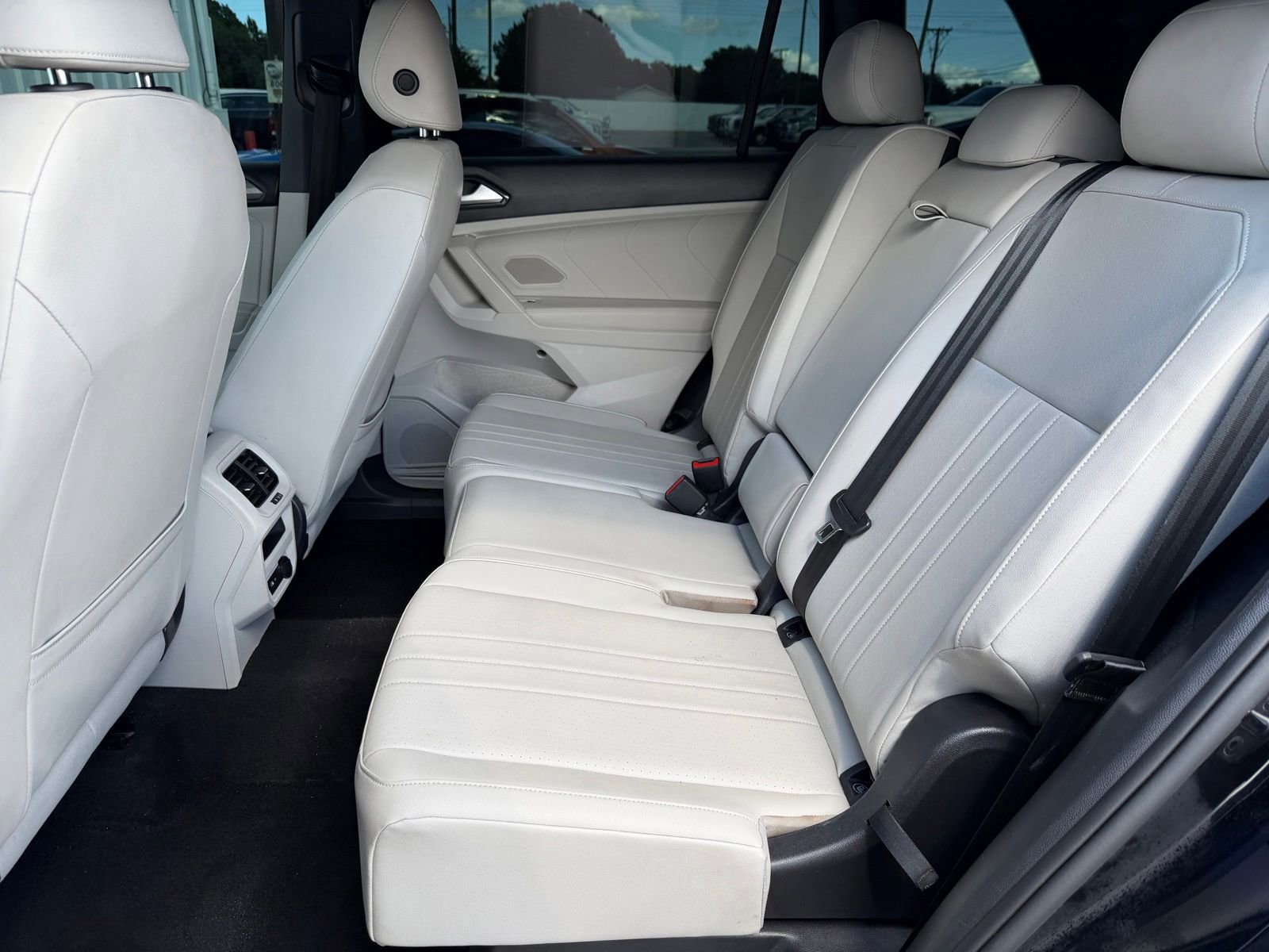 Used 2022 Volkswagen Tiguan SE R-Line FWD image 22