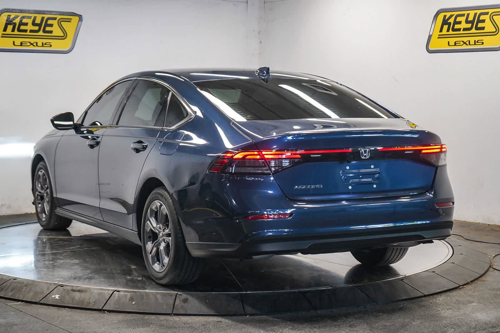 Used 2023 Honda Accord EX image 2