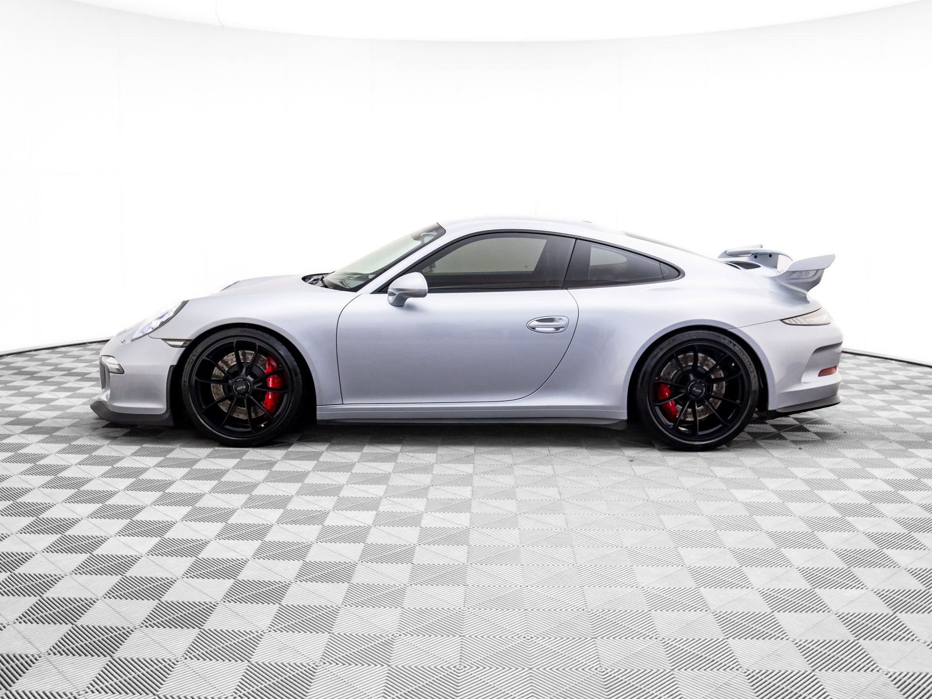 Used 2015 Porsche 911 GT3 image 2