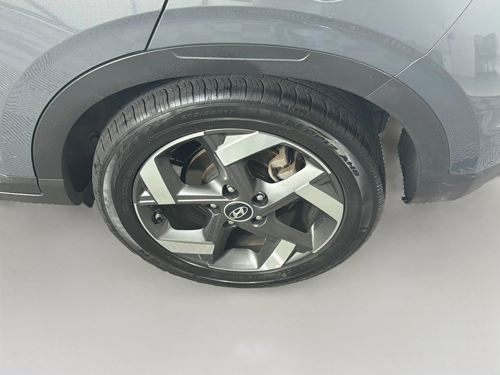 Used 2025 Hyundai Venue SEL FWD image 11