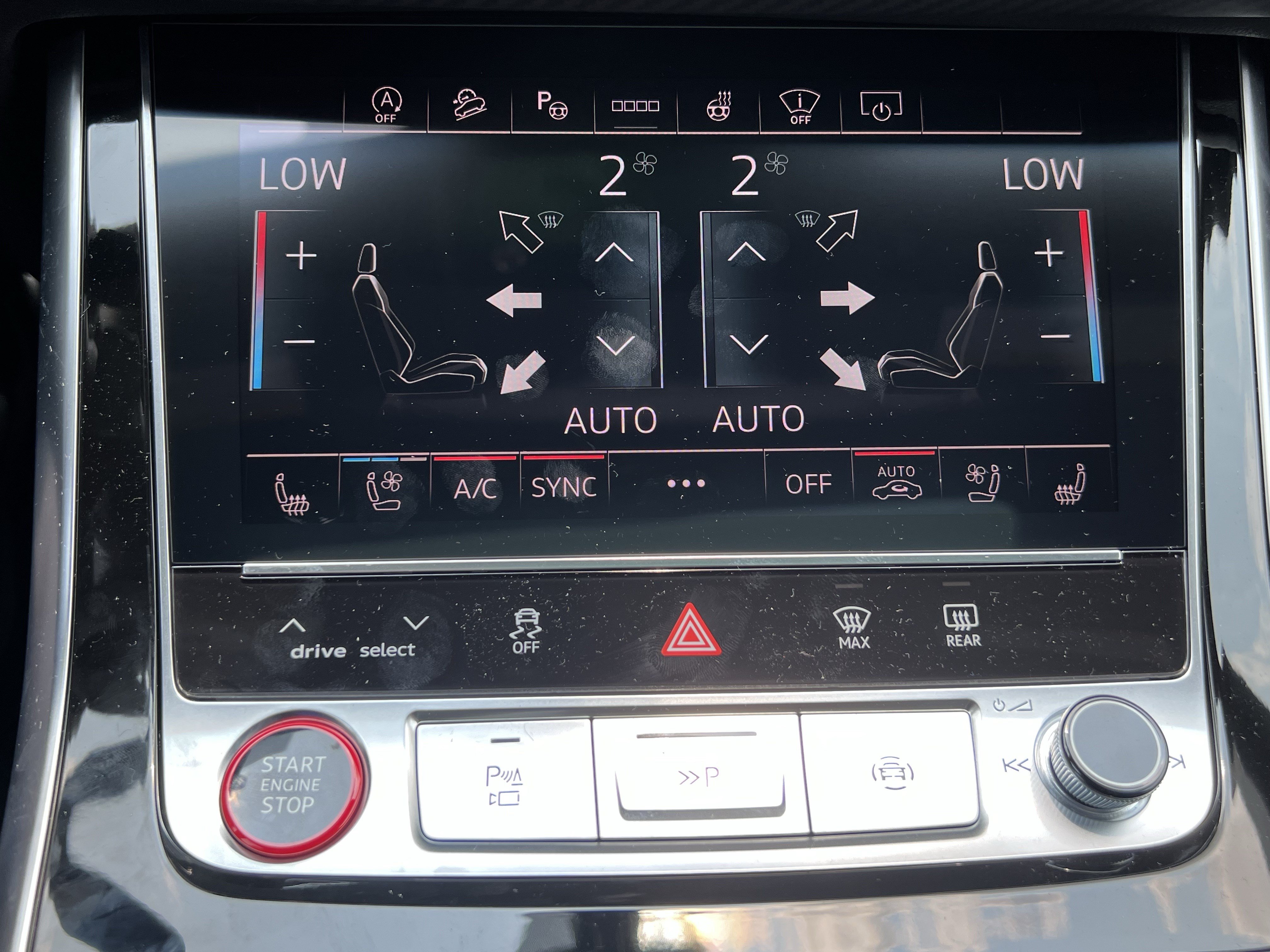 New 2026 Audi SQ8 Prestige AWD/4WD image 32