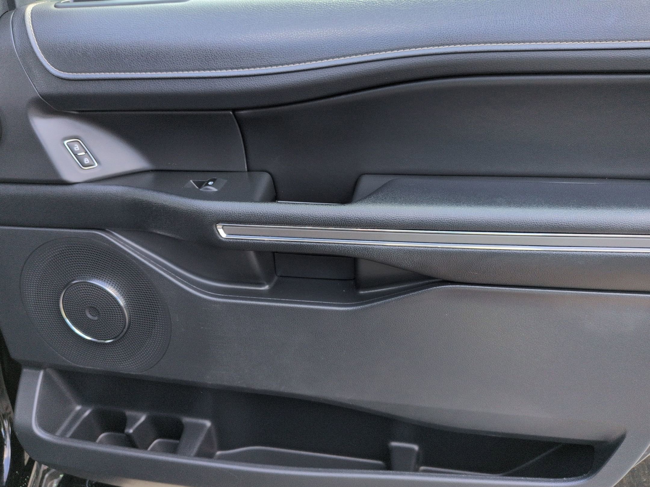 Used 2024 Ford Expedition Max XLT image 36