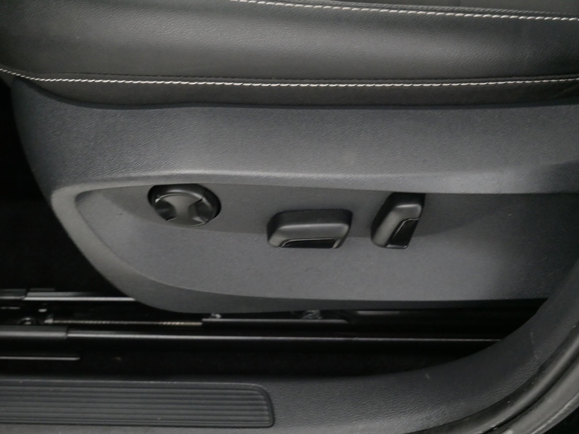 Certified 2022 Volkswagen Taos SE w/ Panoramic Sunroof Package image 20