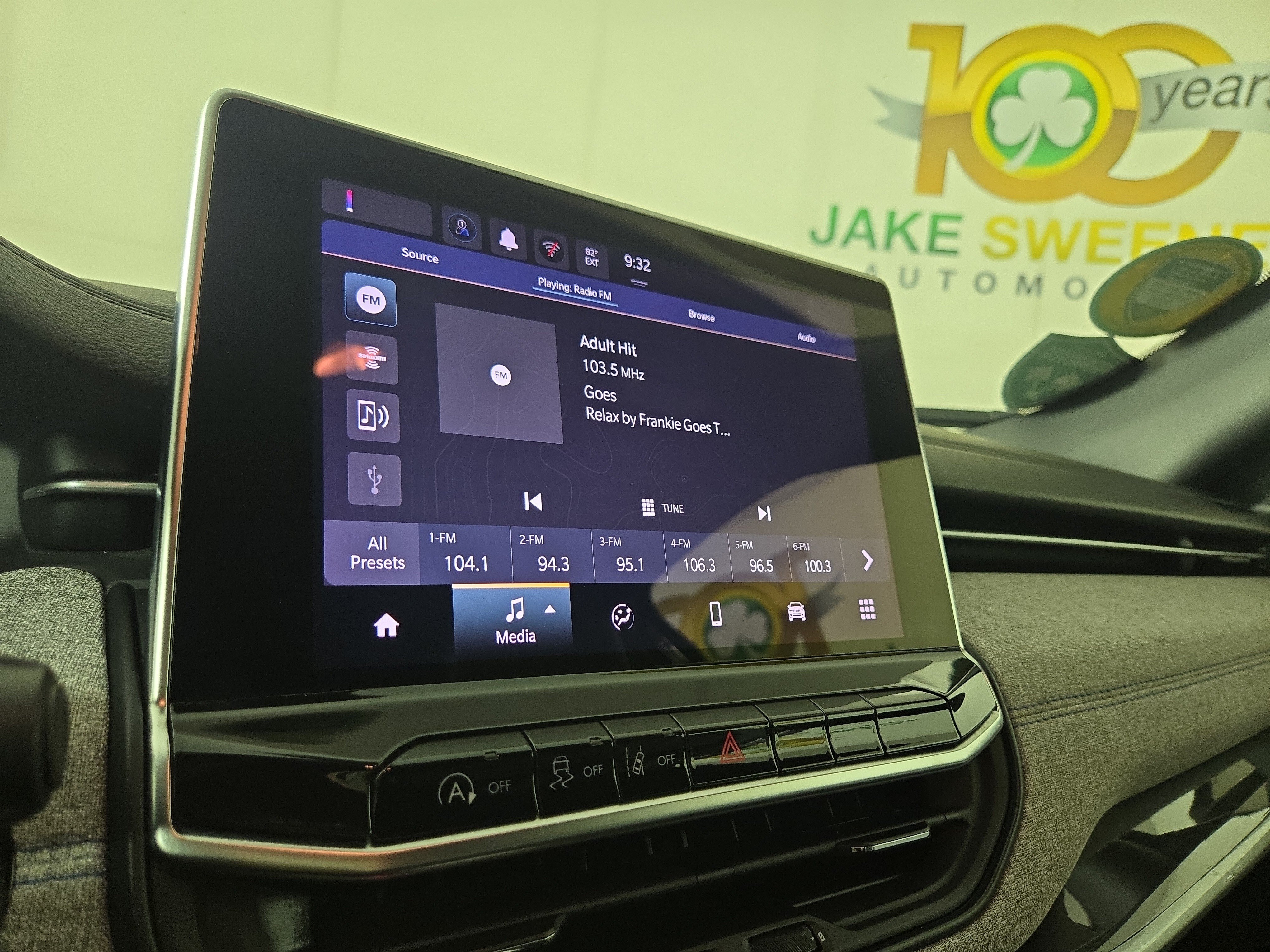 Used 2024 Jeep Compass Latitude AWD/4WD image 19