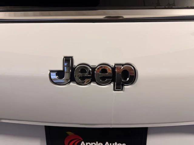 Certified 2024 Jeep Grand Cherokee L Limited AWD/4WD image 9