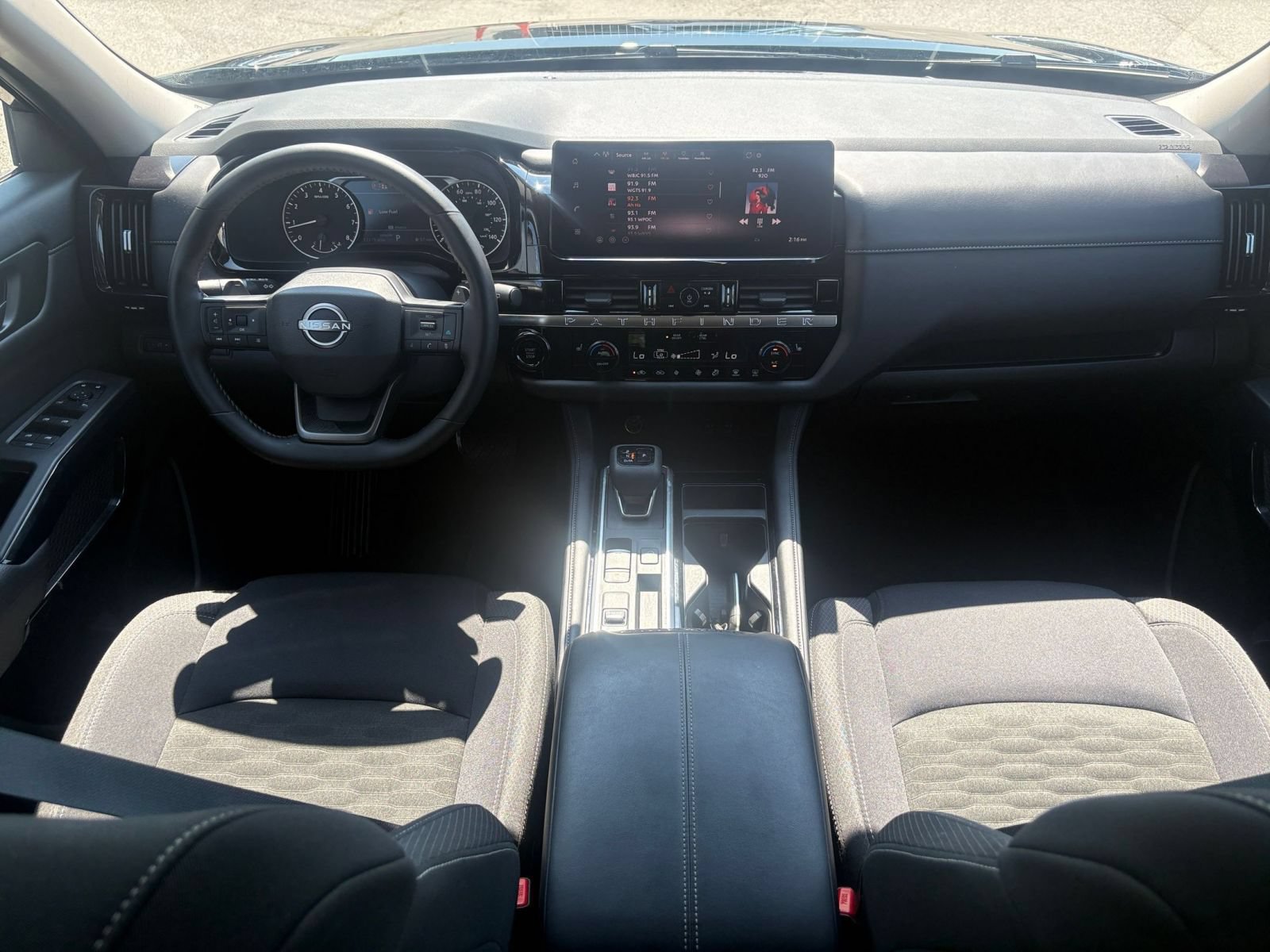 Used 2026 Nissan Pathfinder SV FWD image 25