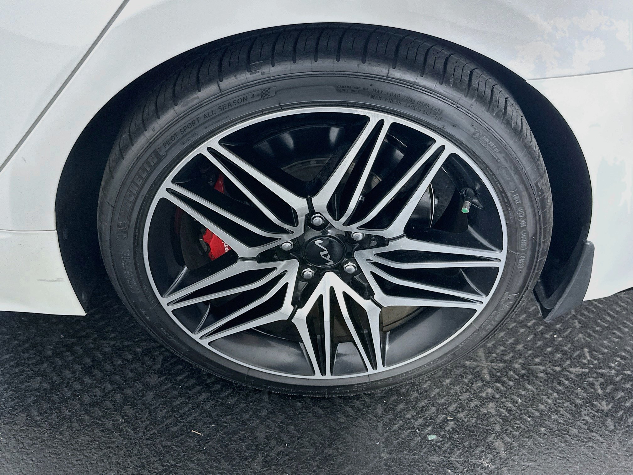 Used 2022 Kia Stinger GT2 RWD image 11