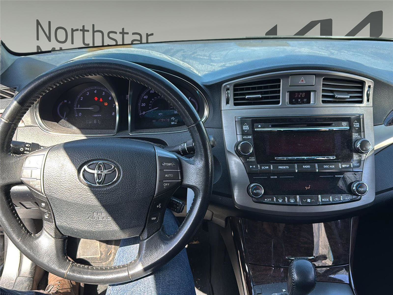 Used 2011 Toyota Avalon FWD image 16