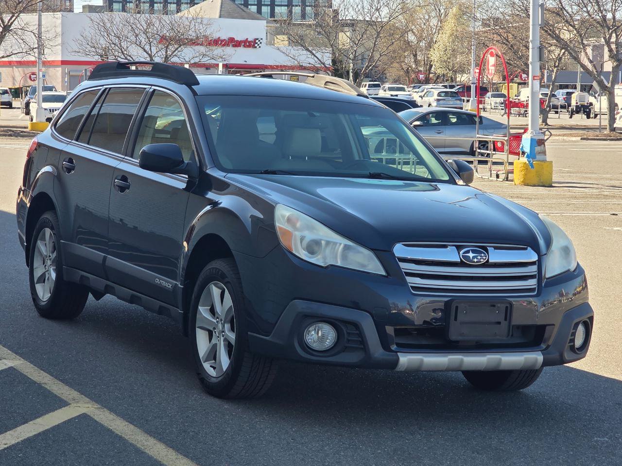 Used 2014 Subaru Outback 2.5i Limited w/ Moonroof Package AWD/4WD image 3