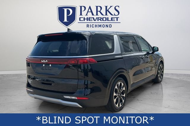 Used 2024 Kia Carnival EX image 8