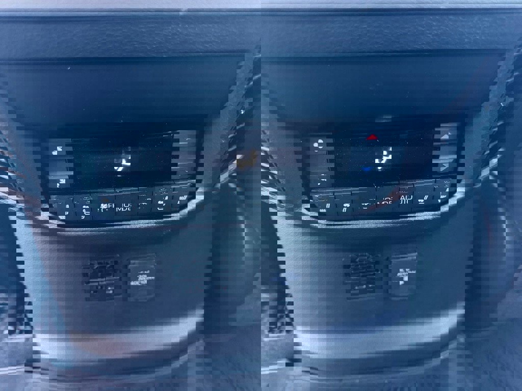 Used 2024 Toyota Sequoia Platinum image 8