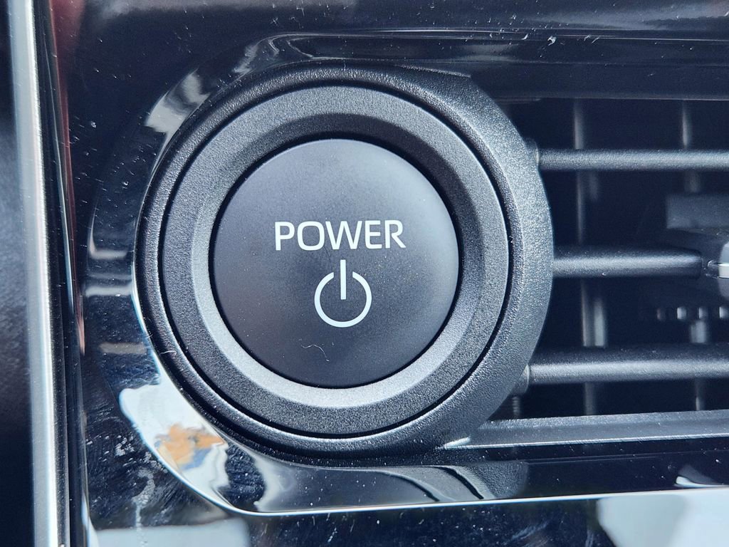 Used 2025 Subaru Solterra AWD/4WD image 21