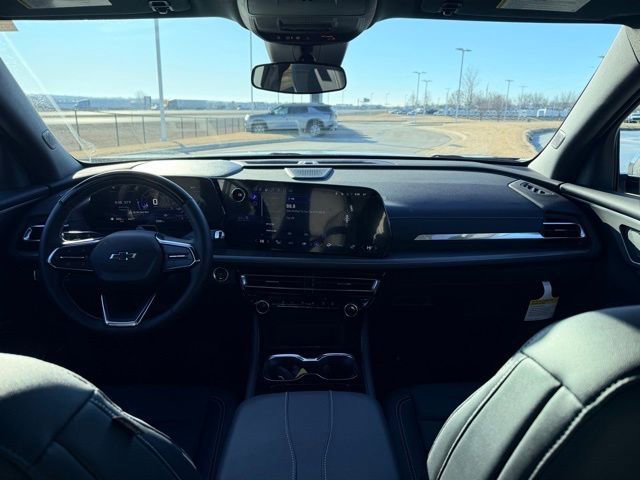 Used 2025 Chevrolet Traverse LT w/ Enhanced Driving Package image 6