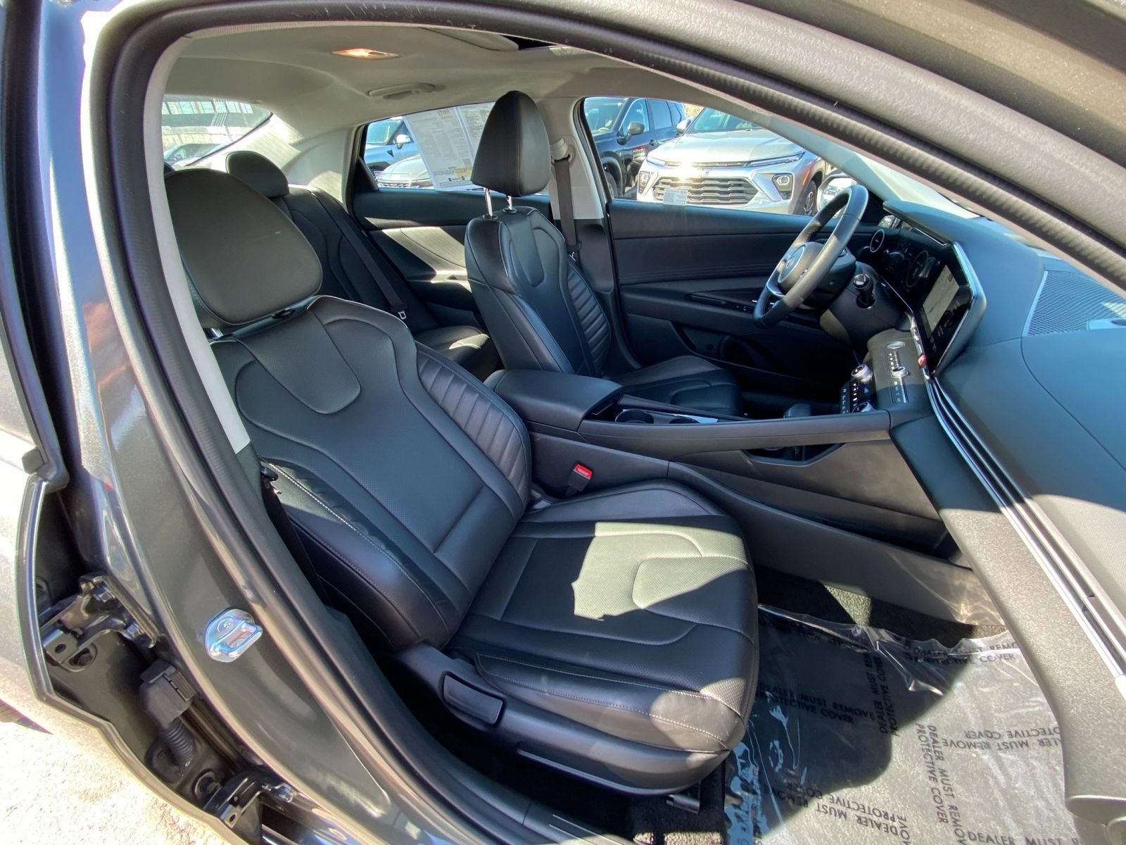 Used 2025 Hyundai Elantra Limited image 28