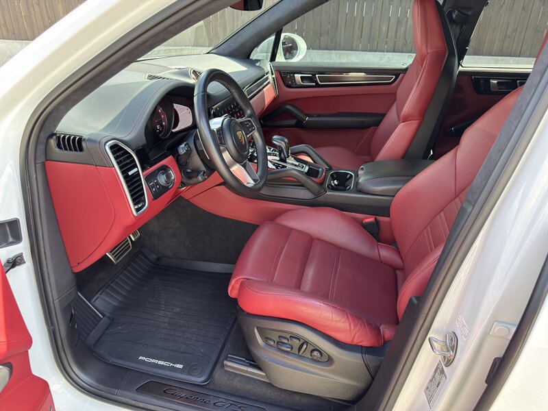 Used 2022 Porsche Cayenne GTS AWD/4WD image 19