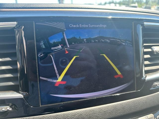 Used 2018 Chrysler Pacifica Touring-L Plus FWD image 16