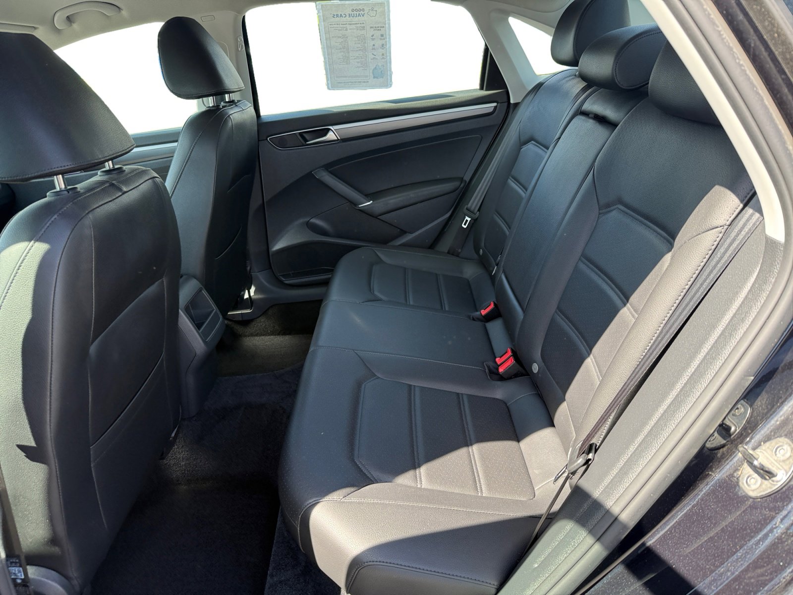 Used 2018 Volkswagen Passat 2.0T R-Line image 16