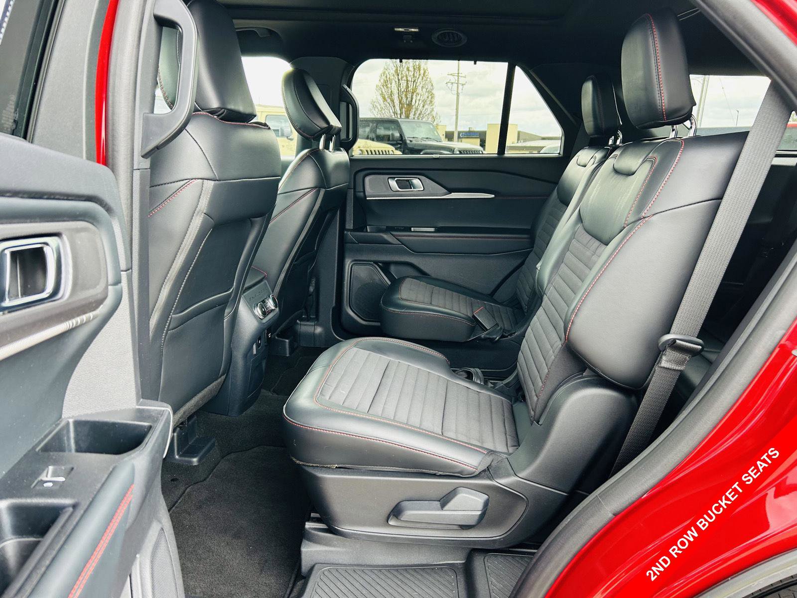 Used 2025 Ford Explorer ST-Line w/ Premium Package AWD/4WD image 34