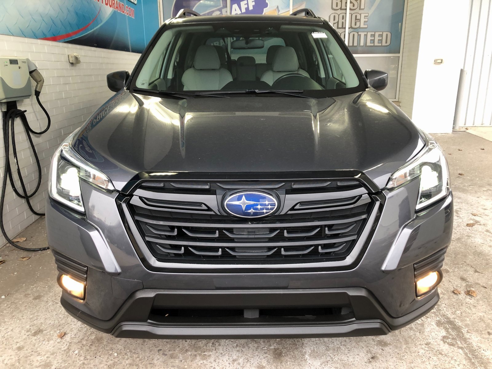 Used 2022 Subaru Forester Premium image 2
