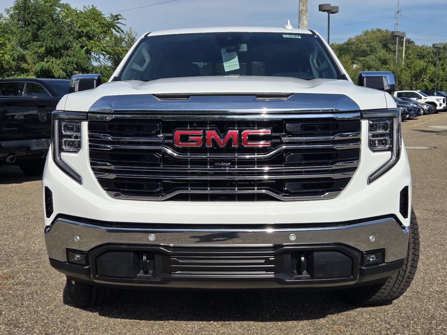 New 2026 GMC Sierra 1500 SLT AWD/4WD image 13