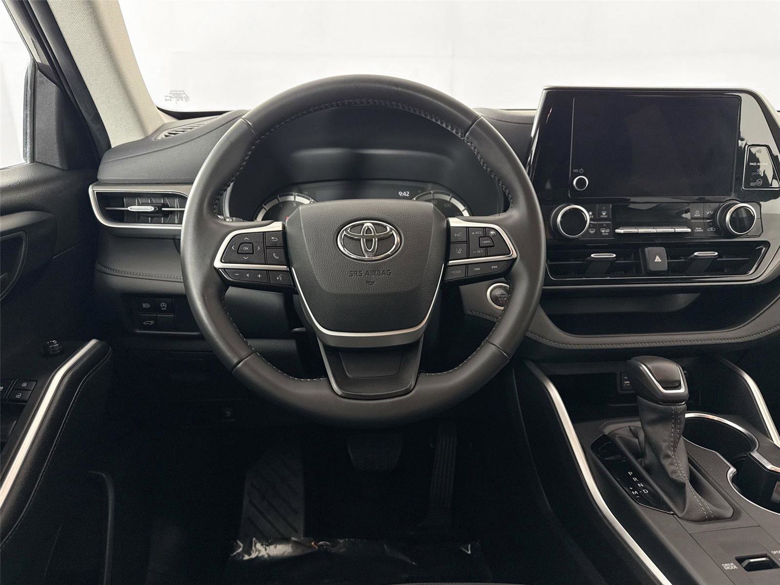 Certified 2025 Toyota Highlander LE image 29