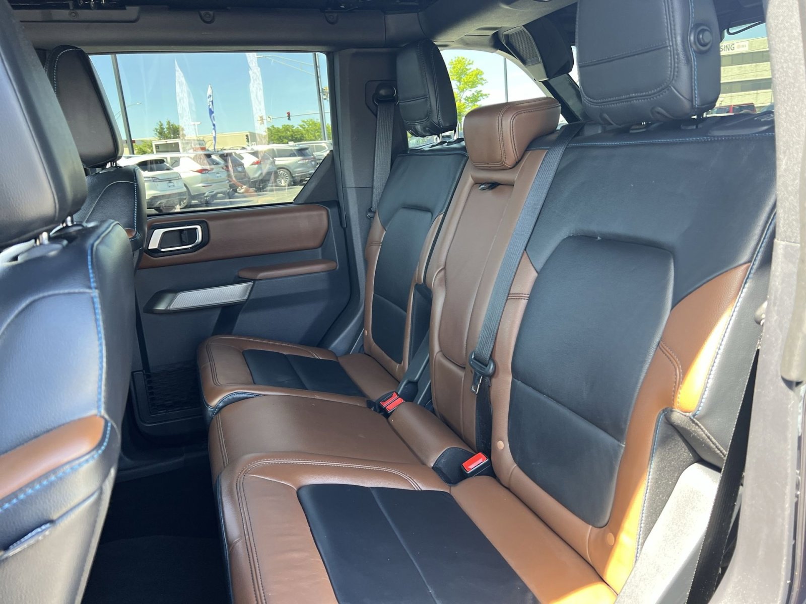 Used 2021 Ford Bronco Outer Banks AWD/4WD image 32