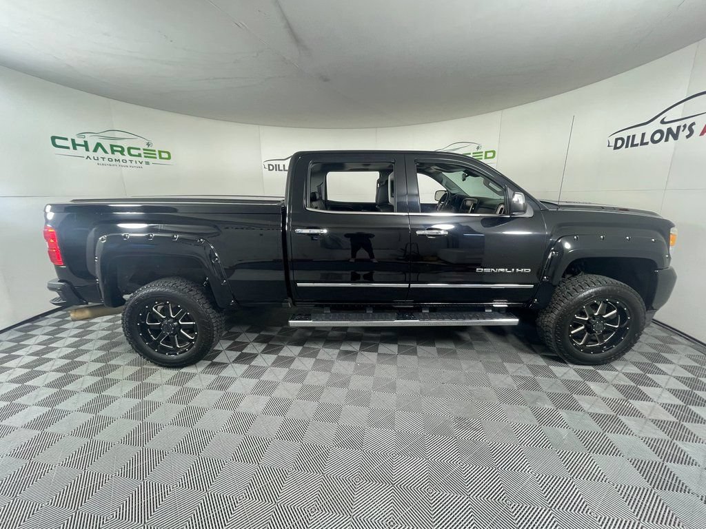 Used 2016 GMC Sierra 2500 Denali w/ Duramax Plus Package AWD/4WD image 9
