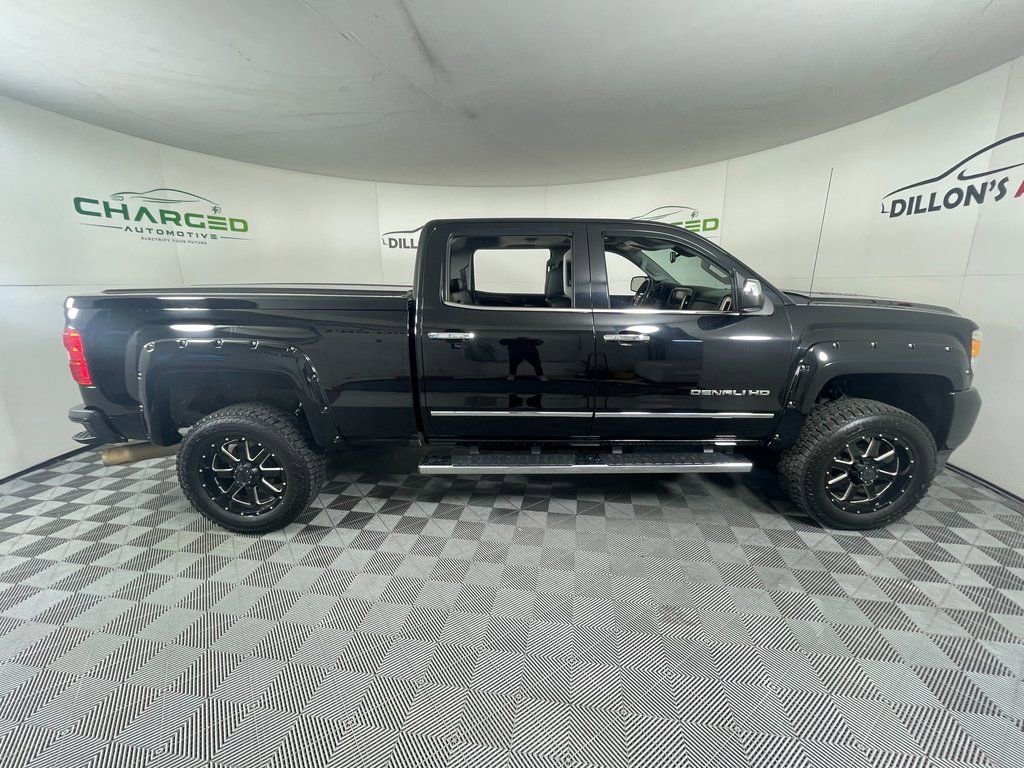 Used 2016 GMC Sierra 2500 Denali w/ Duramax Plus Package AWD/4WD image 9