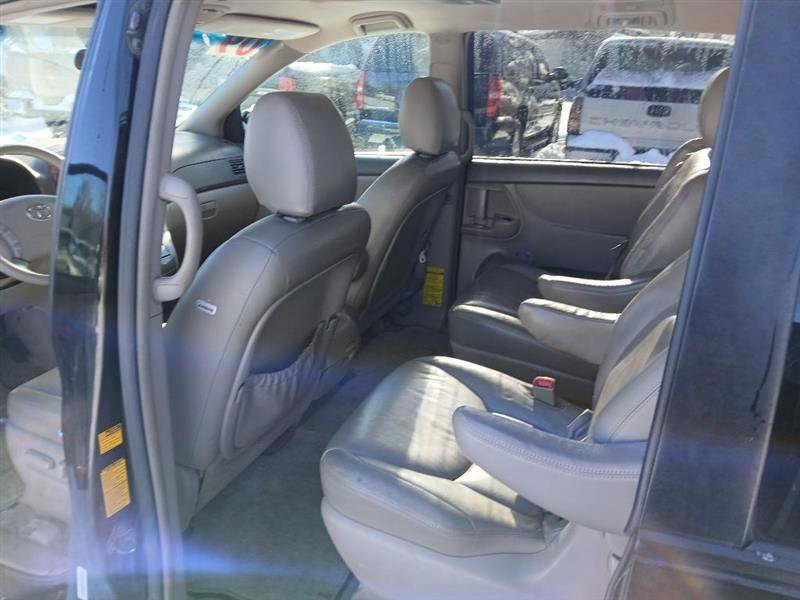 Used 2009 Toyota Sienna XLE image 11