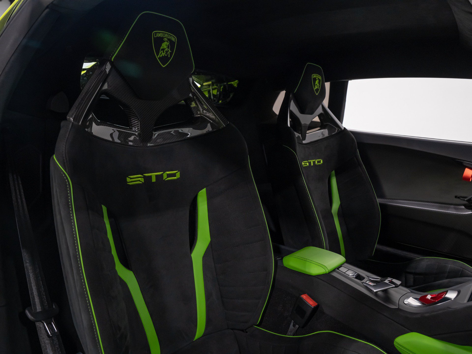 Used 2023 Lamborghini Huracan STO RWD image 70