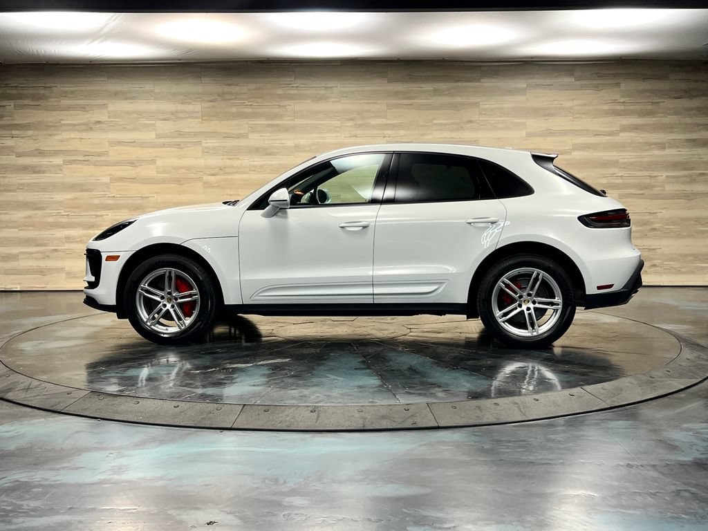 Used 2023 Porsche Macan AWD/4WD image 26