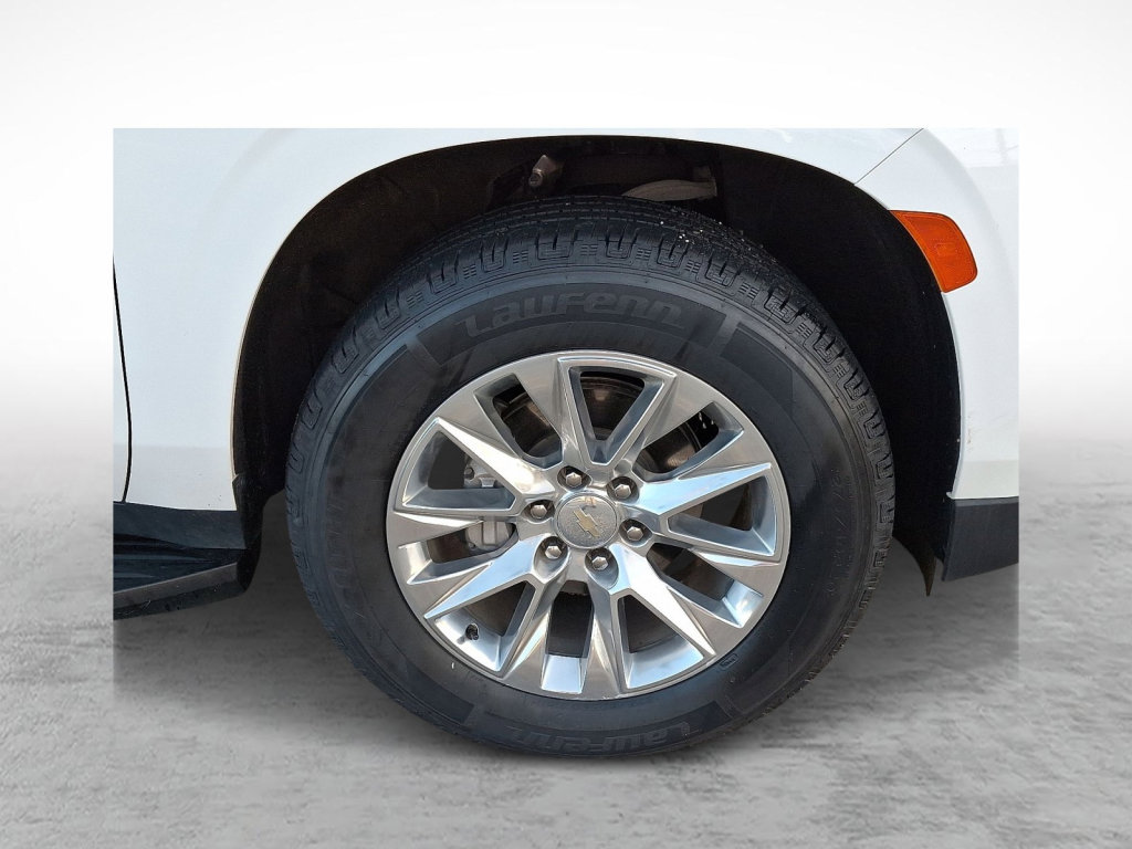 Used 2023 Chevrolet Suburban Premier image 9