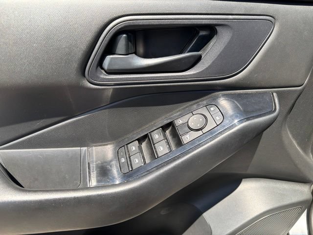 Used 2024 Nissan Rogue S AWD/4WD image 33