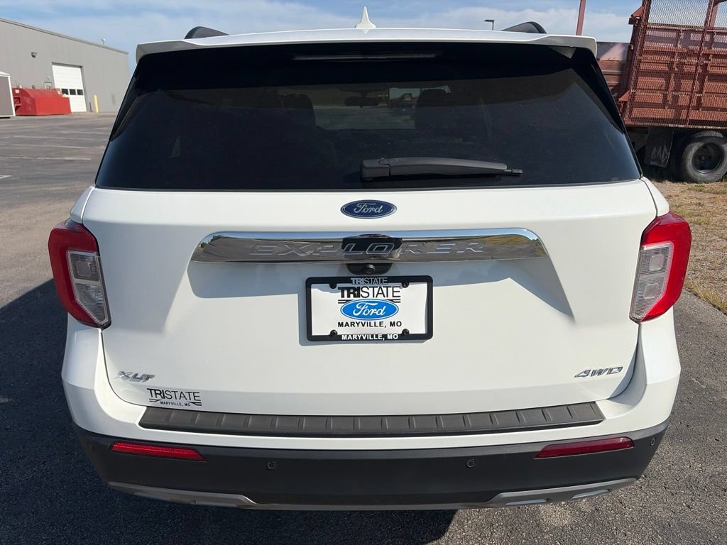 Used 2023 Ford Explorer XLT w/ Equipment Group 202A AWD/4WD image 4