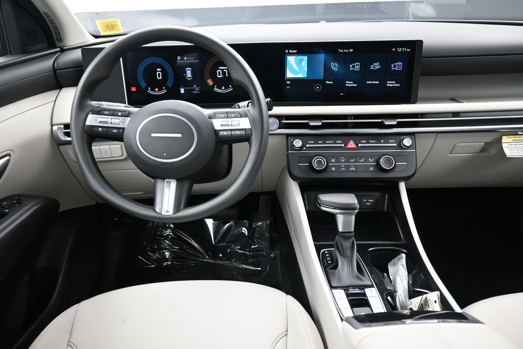 Certified 2025 Hyundai Tucson SE AWD/4WD image 19