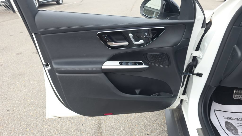 Certified 2025 Mercedes-Benz GLC 300 4MATIC image 11