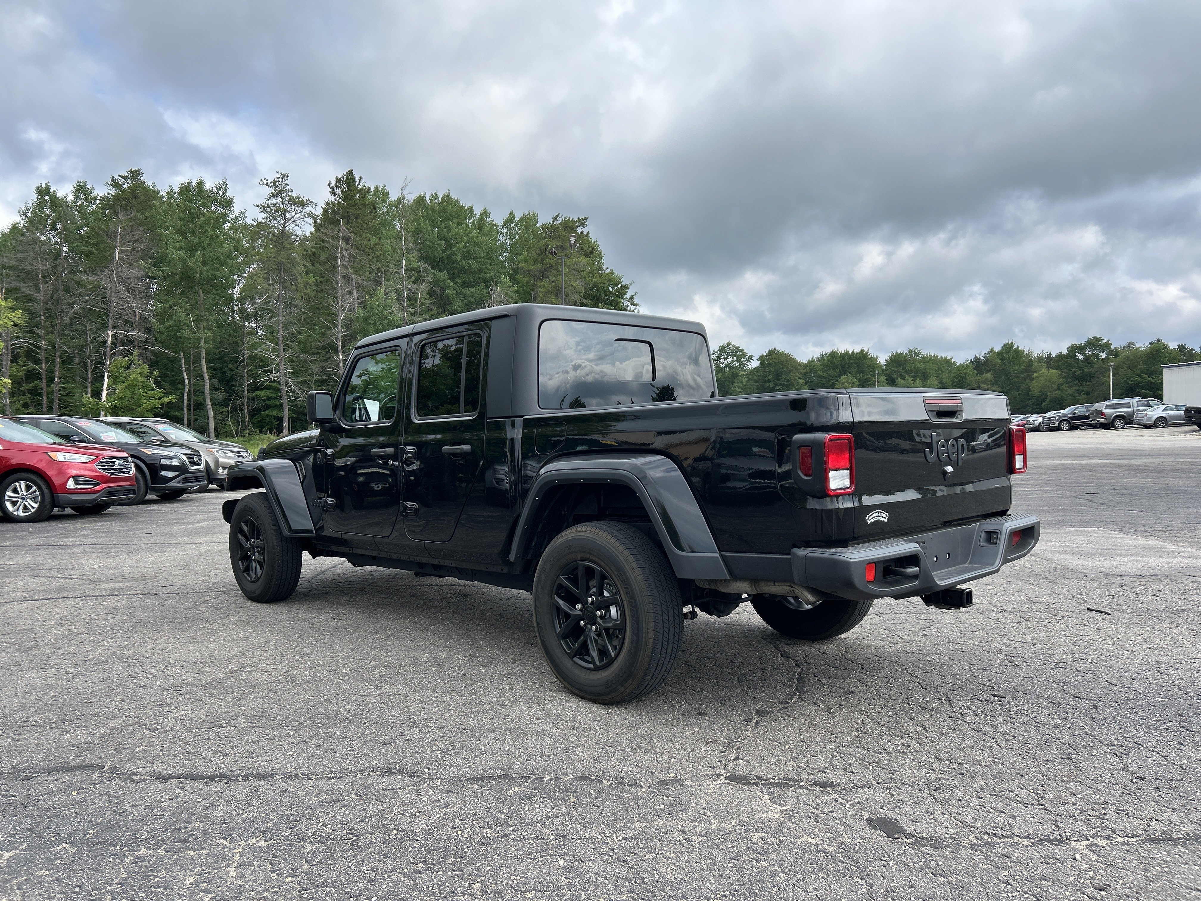 Used 2022 Jeep Gladiator Sport AWD/4WD image 6