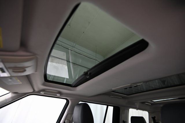 Used 2016 Land Rover LR4 HSE Silver Edition image 29