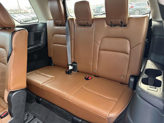 Used 2024 Nissan Pathfinder Platinum w/ Black Appearance Package image 16