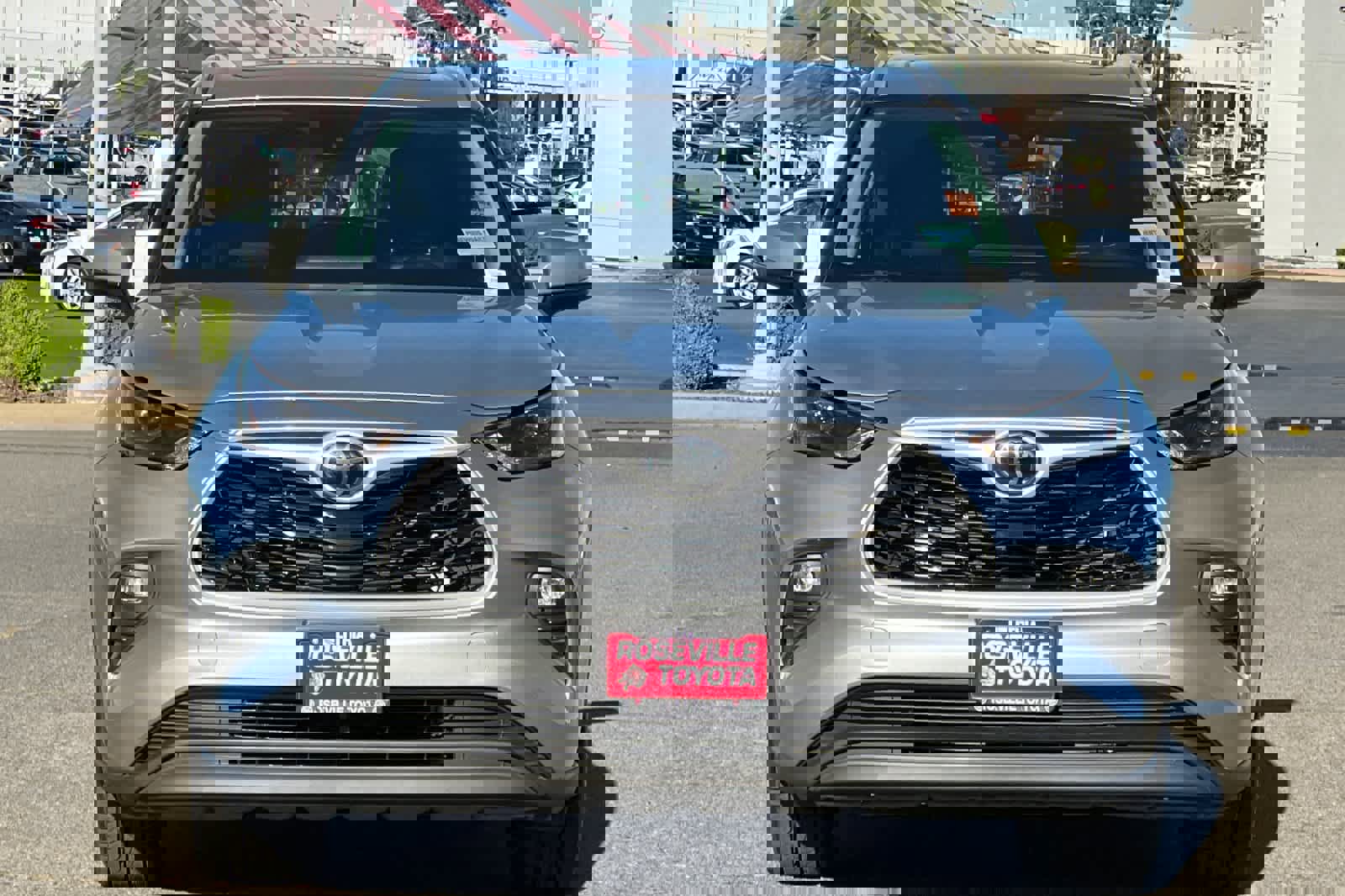 Used 2023 Toyota Highlander XLE image 10