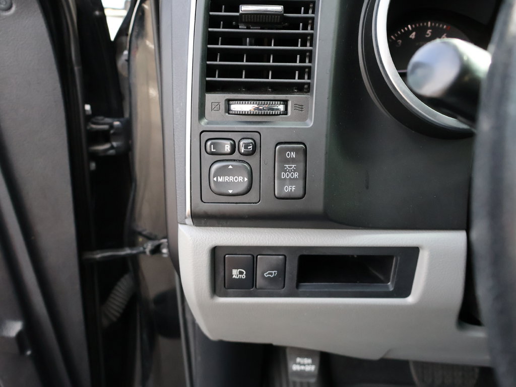 Used 2019 Toyota Sequoia Platinum AWD/4WD image 35