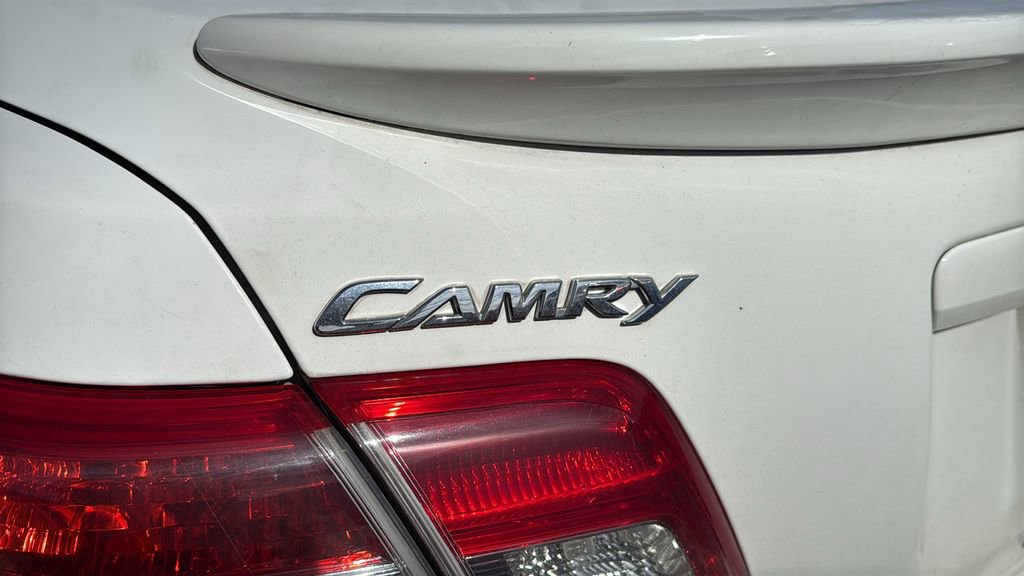 Used 2011 Toyota Camry LE w/ LE Extra-Value Pkg image 7