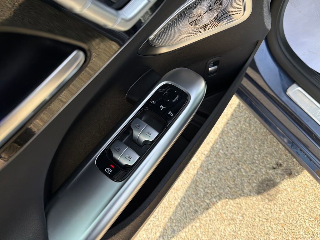 Used 2025 Mercedes-Benz C 300 4MATIC Sedan image 18