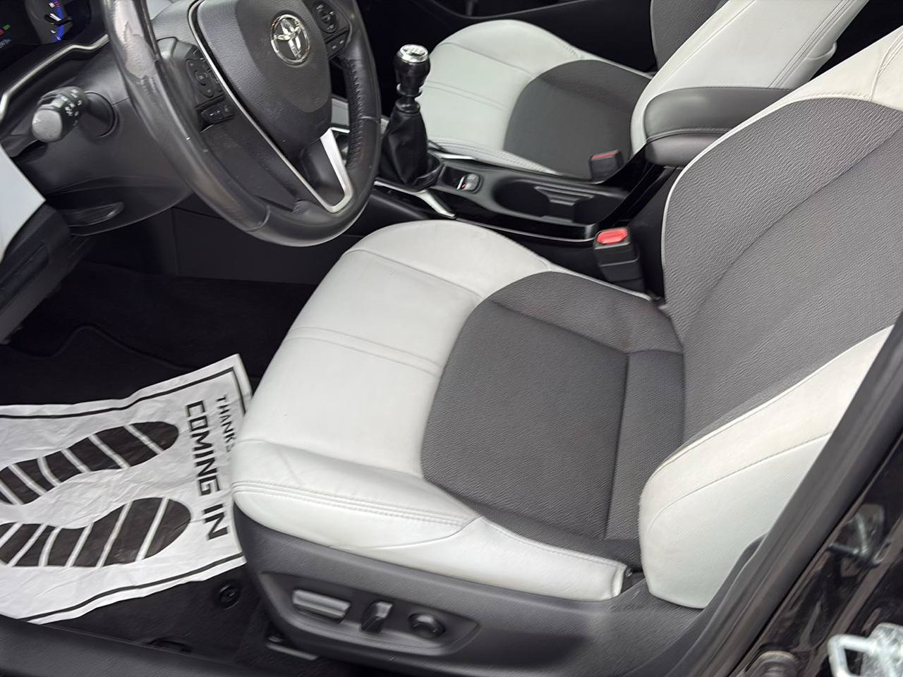 Used 2022 Toyota Corolla XSE FWD image 23
