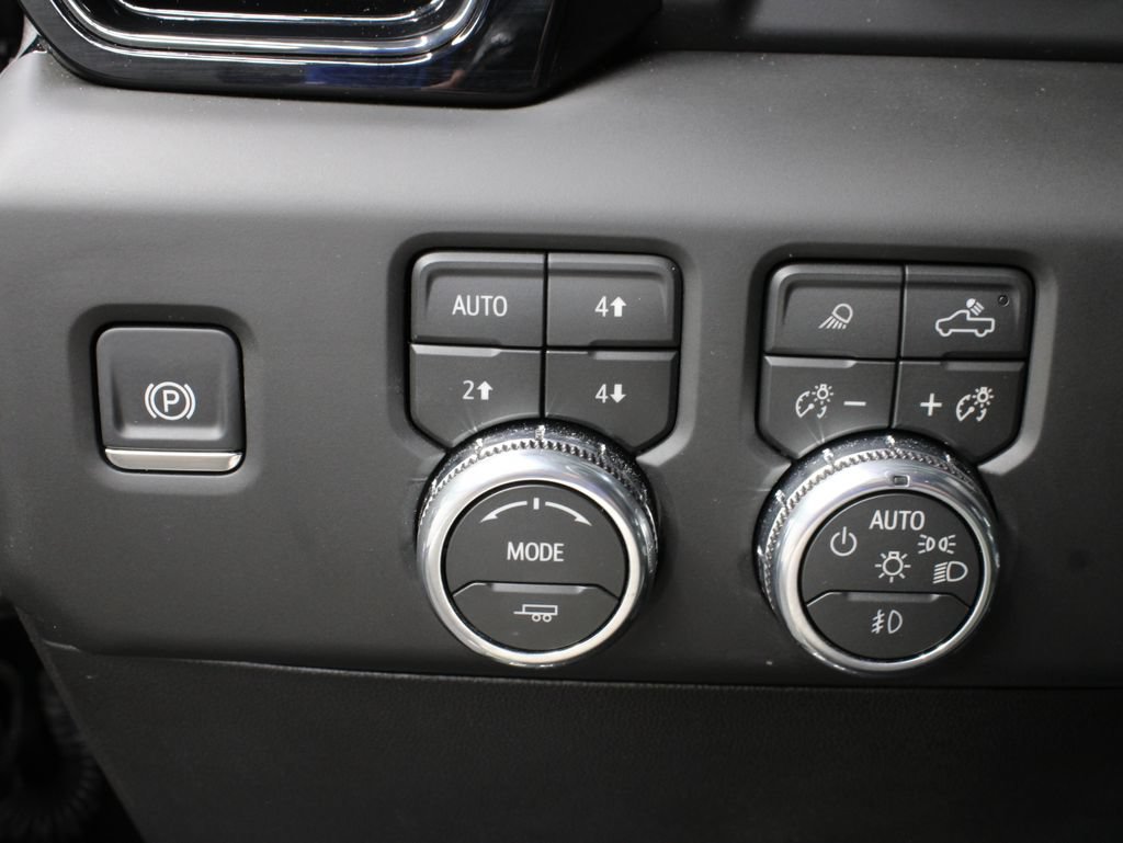 Used 2026 GMC Sierra 2500 AT4X w/ LPO, Black Badging Package AWD/4WD image 65