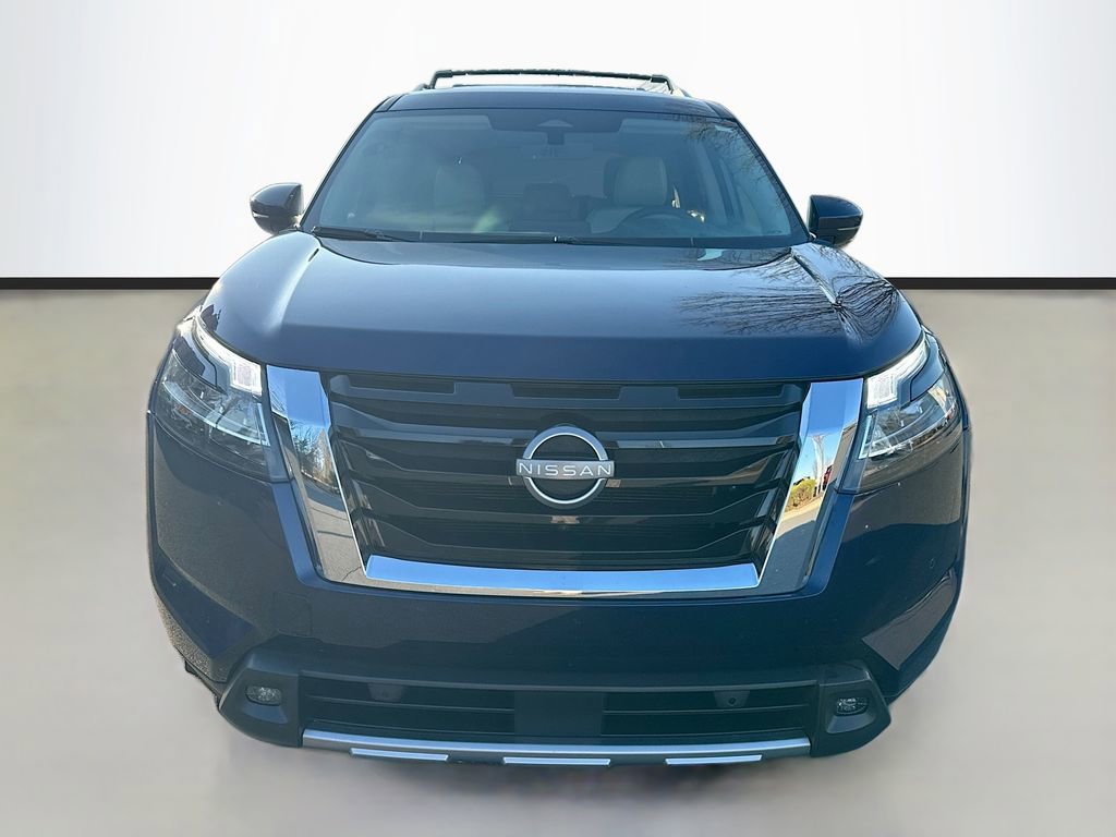 Used 2023 Nissan Pathfinder SL video 2