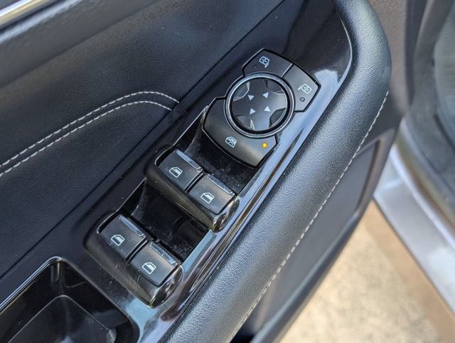 Used 2019 Ford Edge Titanium FWD image 11